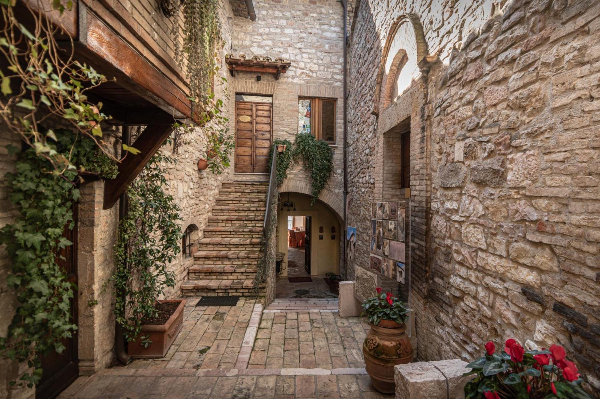 אפרטהוטל אסיסי Residenza D'Epoca San Crispino מראה חיצוני תמונה
