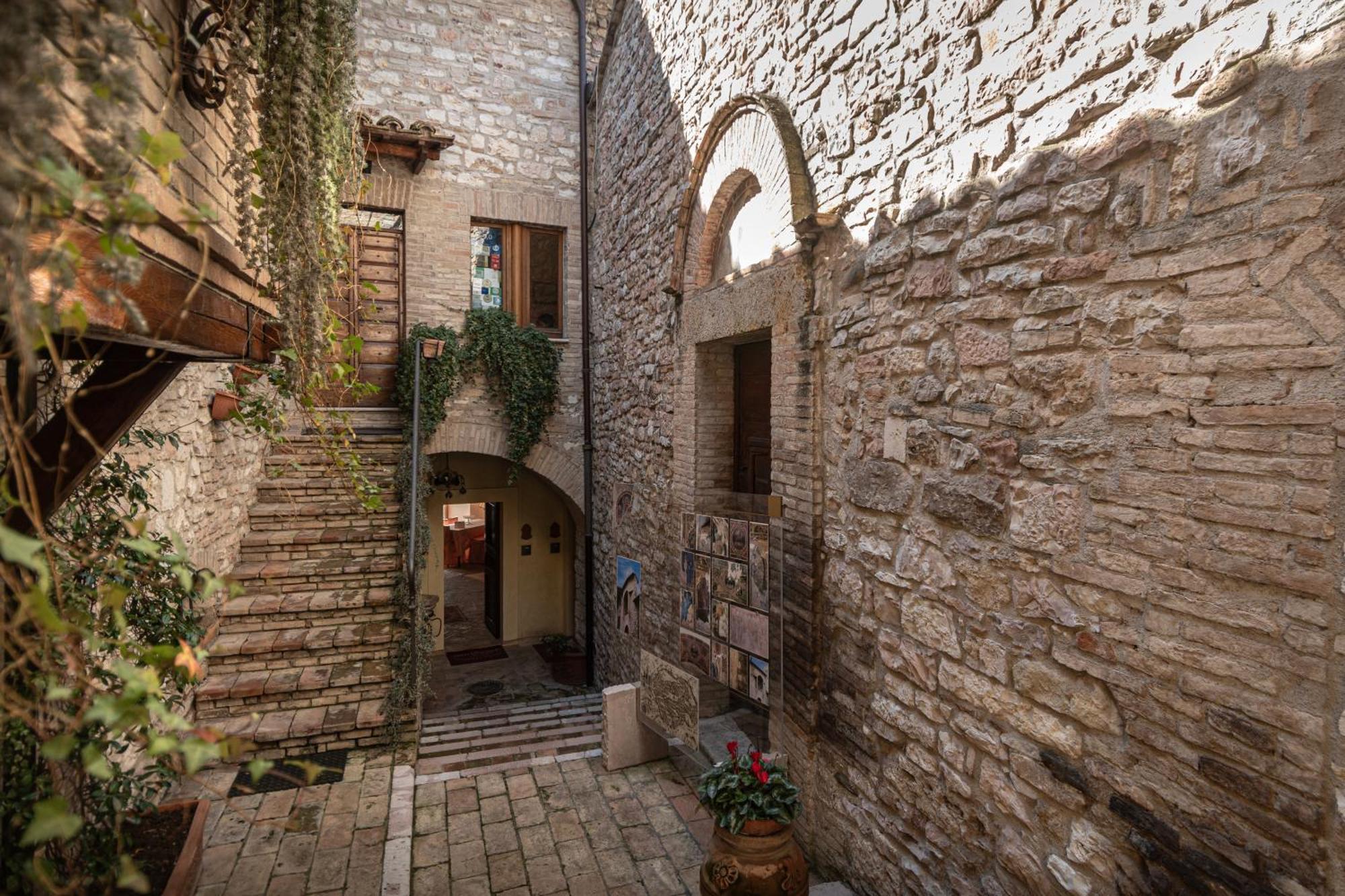 אפרטהוטל אסיסי Residenza D'Epoca San Crispino מראה חיצוני תמונה